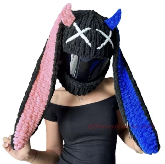 Декоративен Плюшен Калъф За Каска – "Demon Bunny"