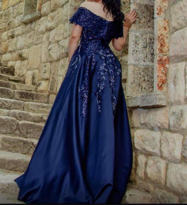 Рокля за бал във Варна