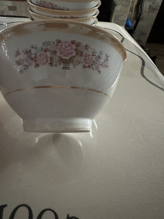 Шест броя нови купи / паници