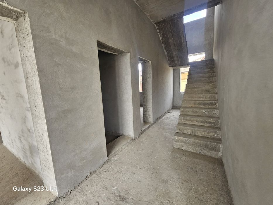 2 kavatlik uy sotiladi karopka