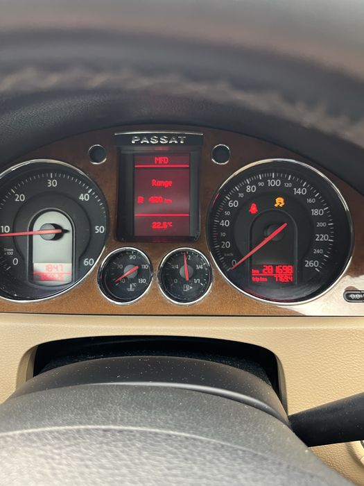 Se vinde Volkswagen Passat B6