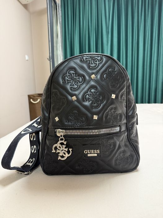 Чанти Guess, Tommy, Mango и раница