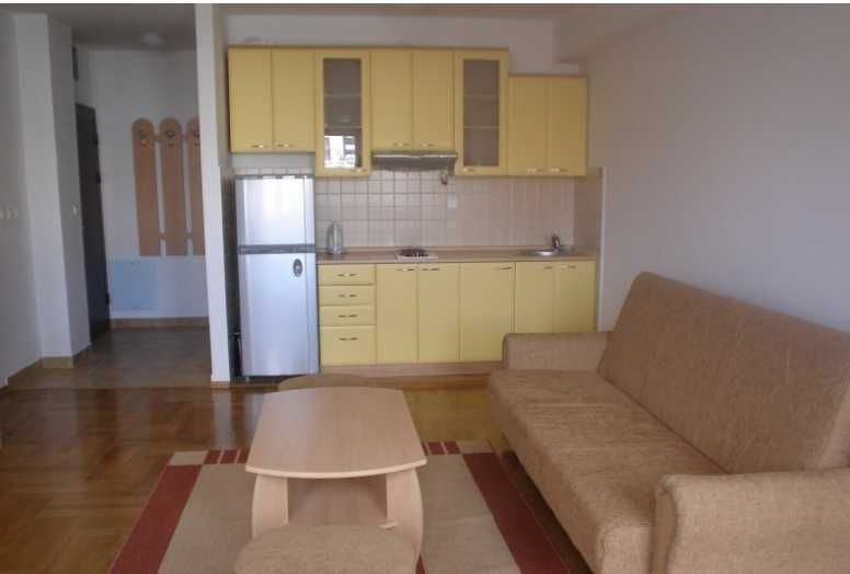 Дава се под наем Едностаен апартамент в Пловдив, Южен - 45 кв.м за 178.5 € - Снимка #1