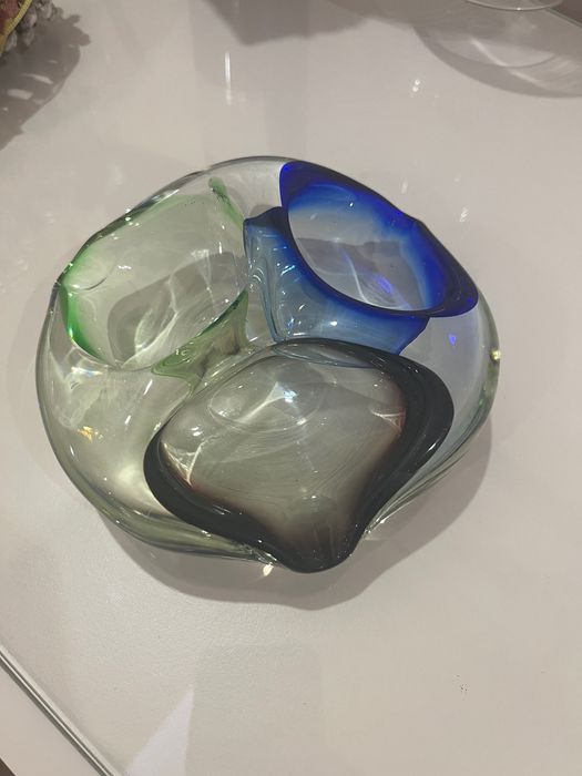 стъклен цветен масивен пепелник