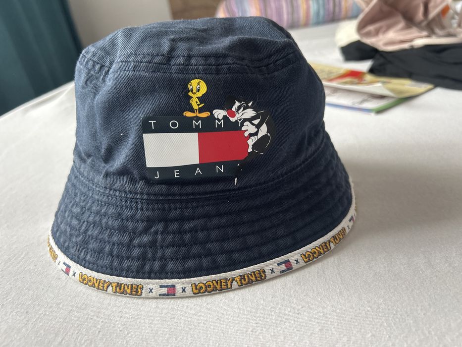 Pălărie si Tricou Tommy Hilfinger