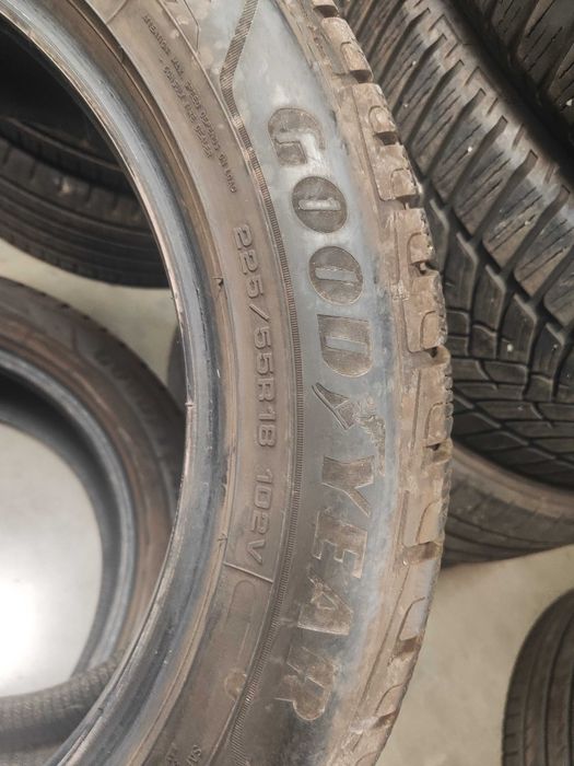 2бр.зимни гуми 225/55/18 Goodyear