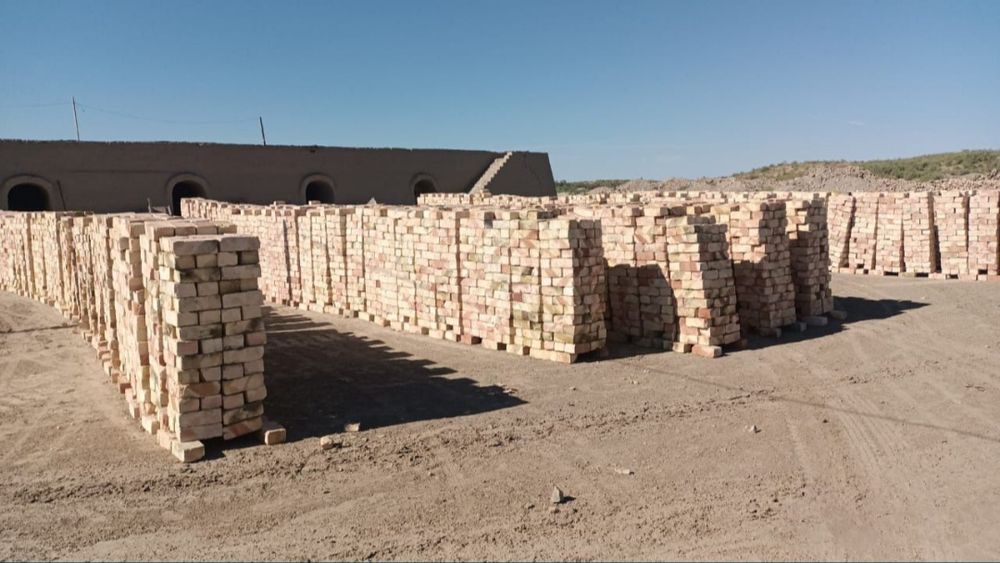 Кирпич жженны, Қыш, кірпіш