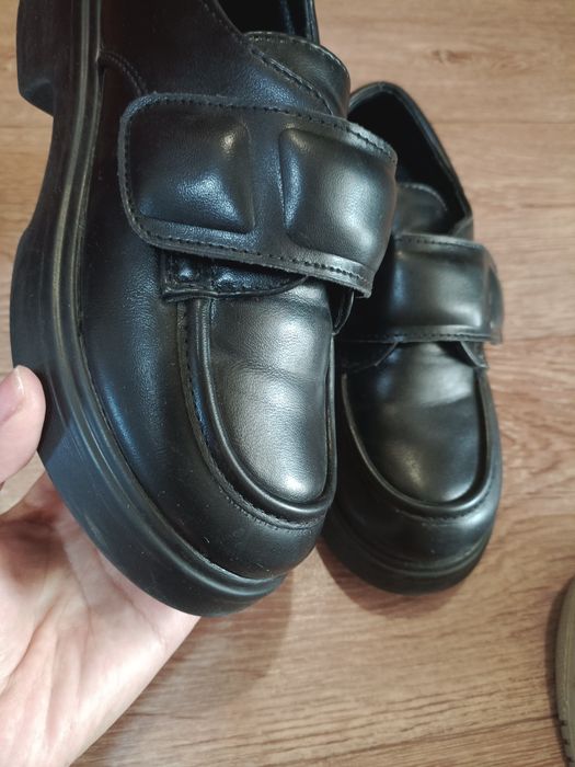 Продаю детскую обувь