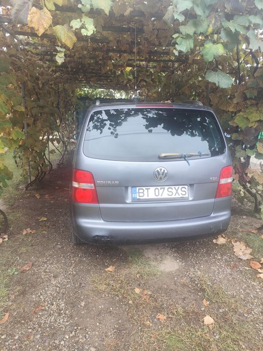 Volkswagen Touran 2004 diesel, 1.617 € — imagine 5