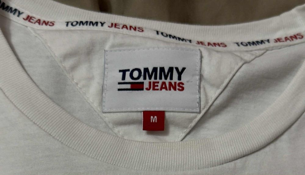 Блуза Tommy Jeans – размер M

Продавам оригинална блуза Tommy Jeans с