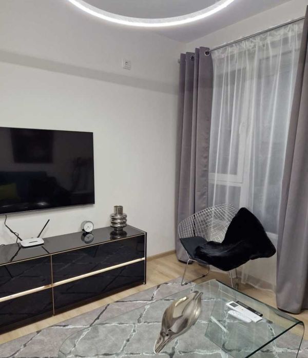 Дава се под наем Двустаен апартамент в София, Център - 70 кв.м за 759.9 € - Снимка #3