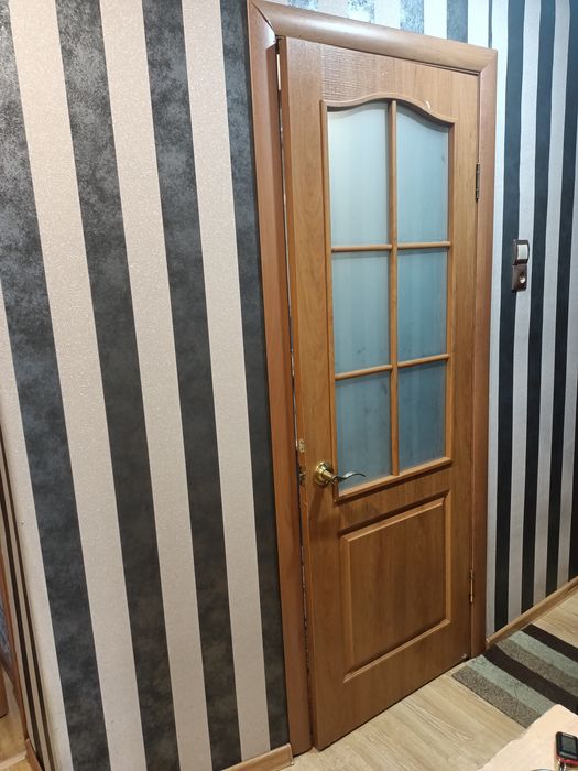 Двери межкомнатные б/у в сборе