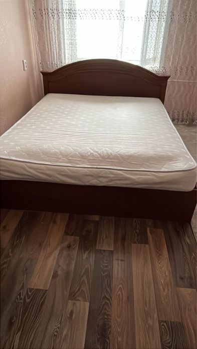 Продам спальный гарнитур