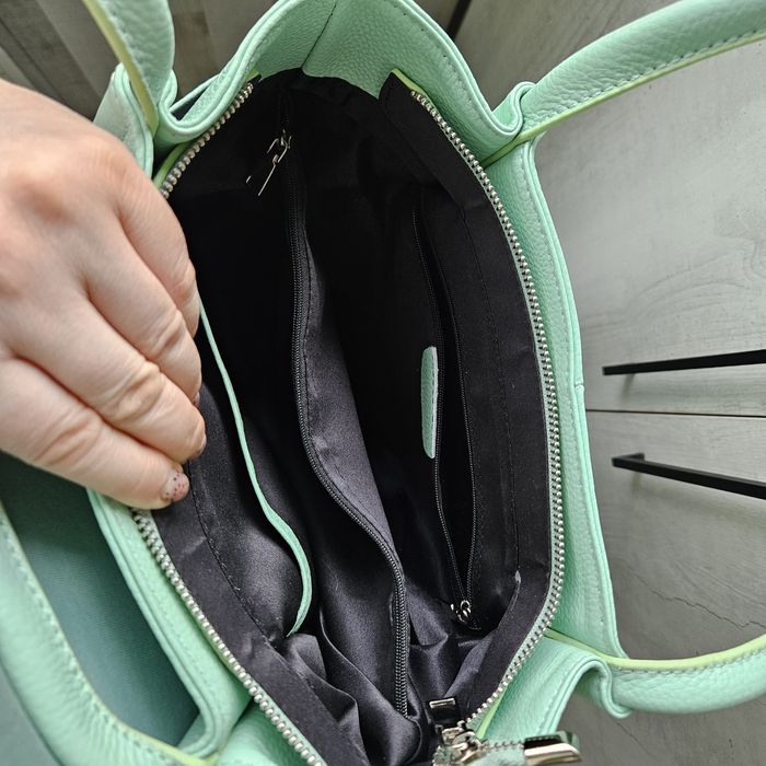 Сумка кожаная цвета Тиффани