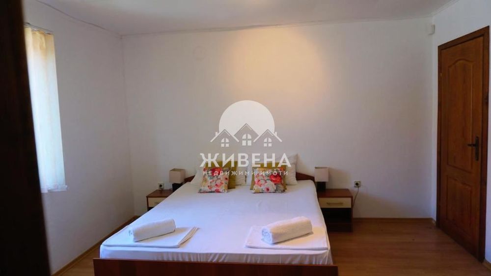 Продава къща с басейн, с.Соколово, обл. Добрич