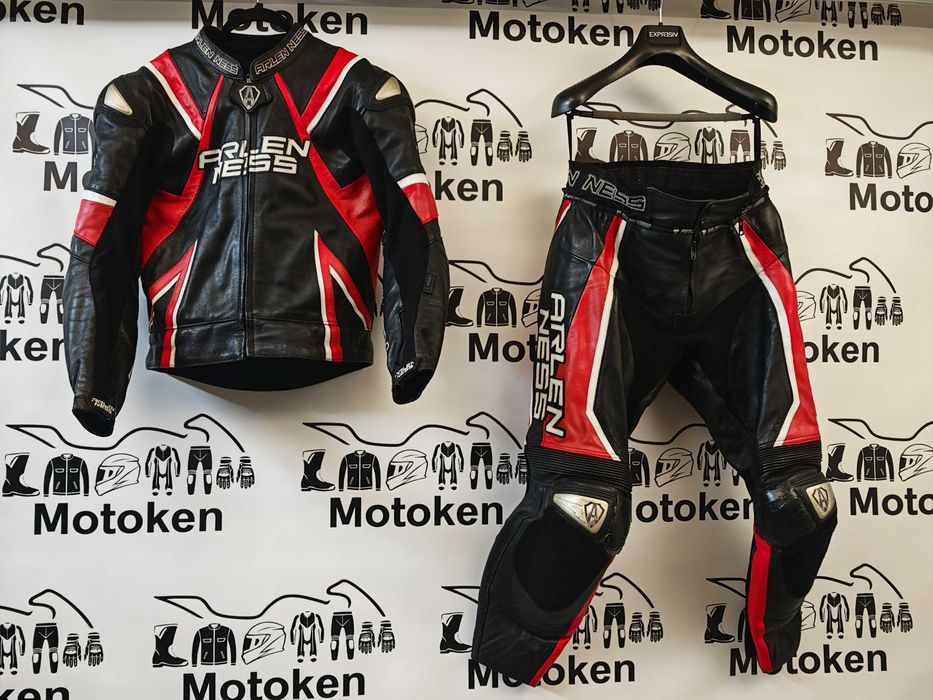 Costum moto piele ARLEN NESS cu cocoasa marime 52