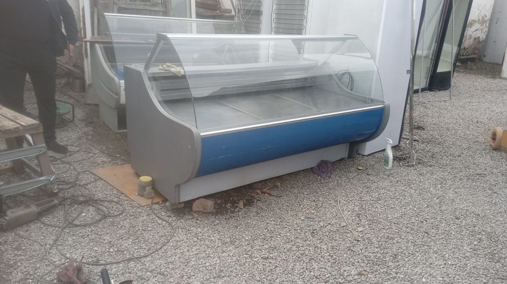 Холодильник витринный