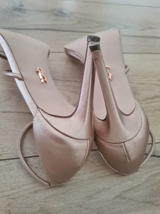 Sandale aurii de piele ecologica si barete inguste cu toc 9 cm