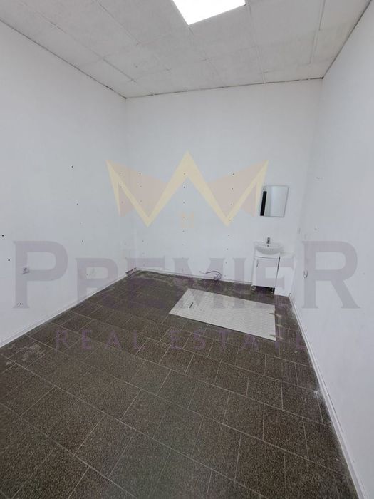 Дава се под наем Магазин в Варна, Център - 16 кв.м за 306 € - Снимка #2