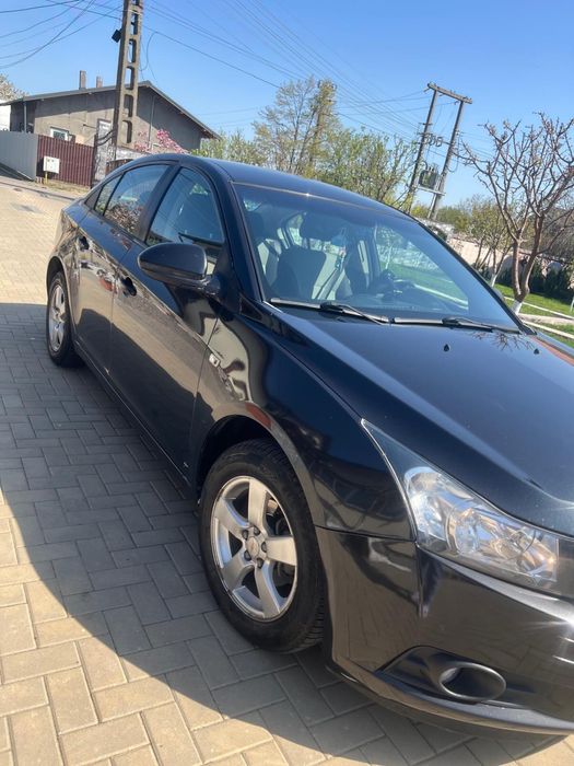 Chevrolet Cruze 1.8 benzina 141 cp an fabricatie 2011