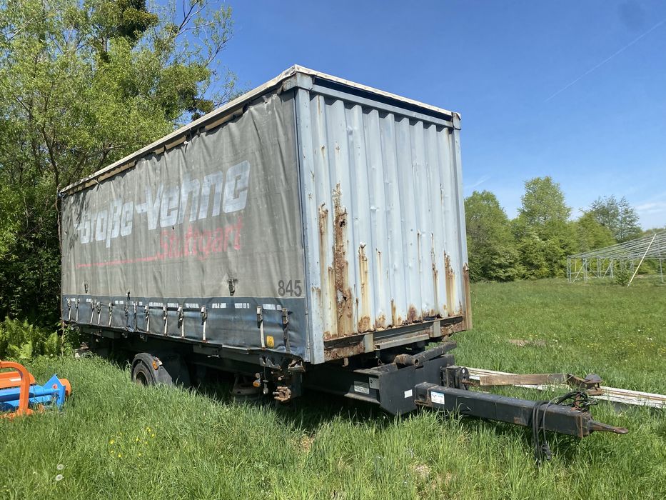 Remorca container