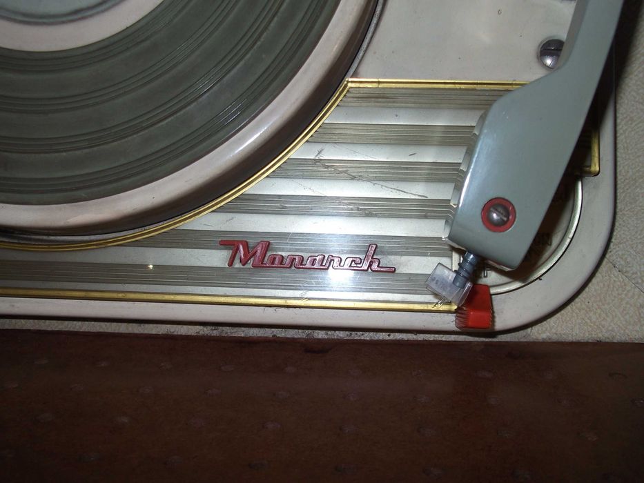 Уникален, работещ ретро грамофон