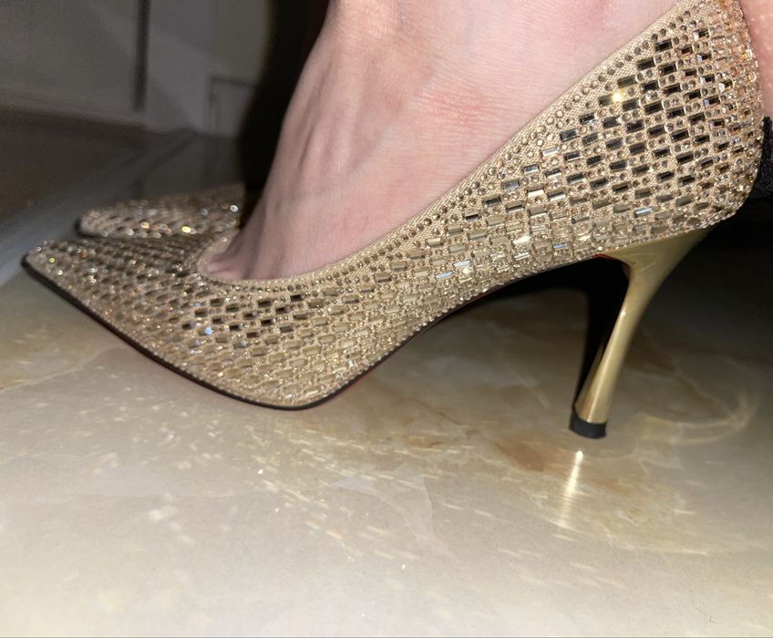 Туфли на среднем каблуке