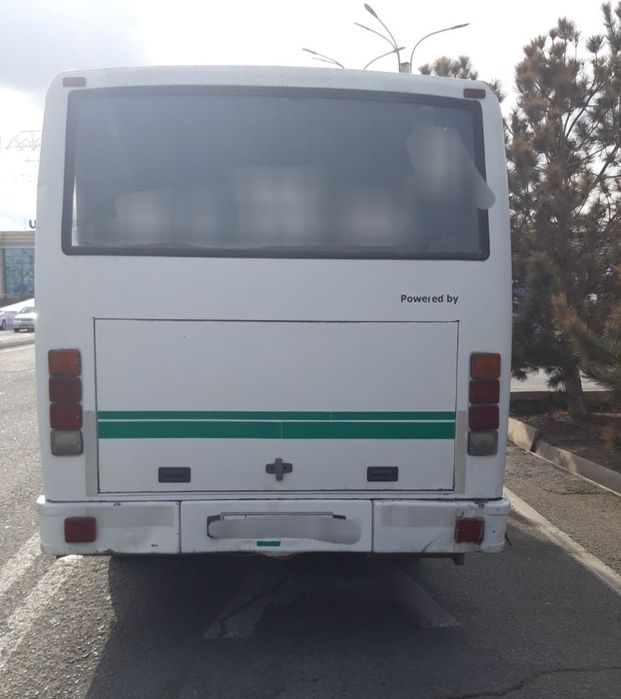 Isuzu np 37 автобус