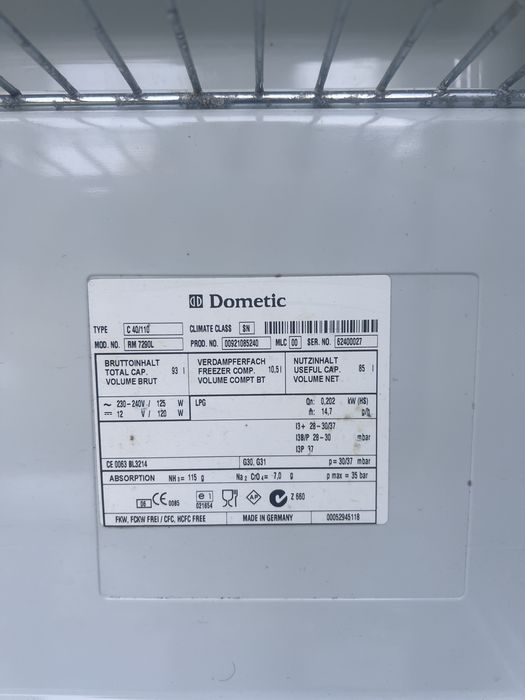 Frigider Rulota Dometic