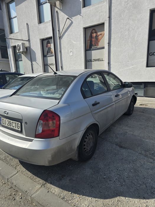 Hyundai accent pt dezmembrare