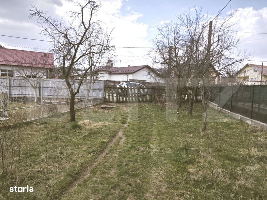 Teren intravilan si extravilan, suprafata de 1,37 hectare, langa Pites