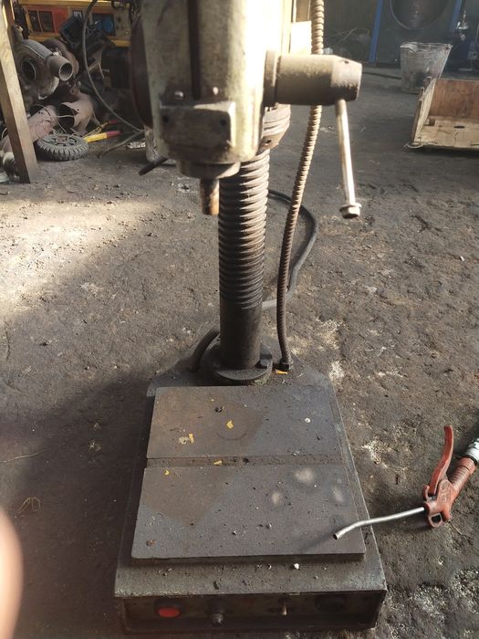 Продам сверлильный станок на 380