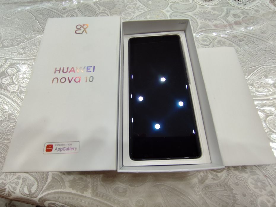 Телефон Huawei nova 10