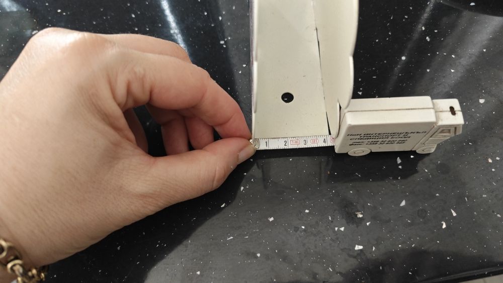 Красив  салфетник с флорални мотиви