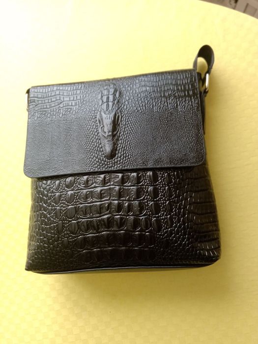 Мъжка кожена чантичка