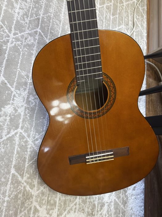 Продам гитару C 40