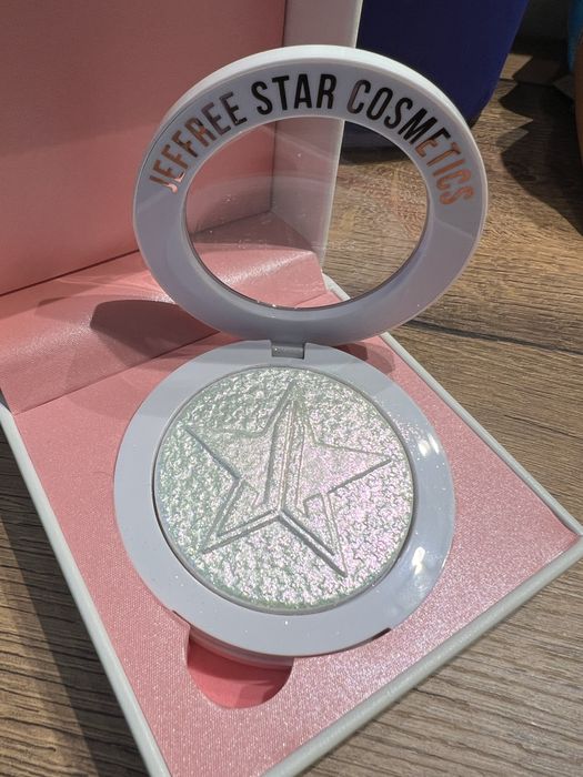 Highlighter Extreme Frost на Jefree Star
