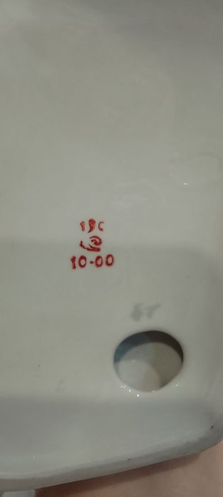 Статуэтка фарфор