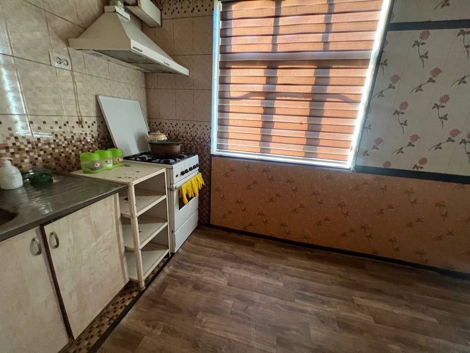 Сдается 3x комнатная квартира 
C обстановкой  
В горде Алмалыке