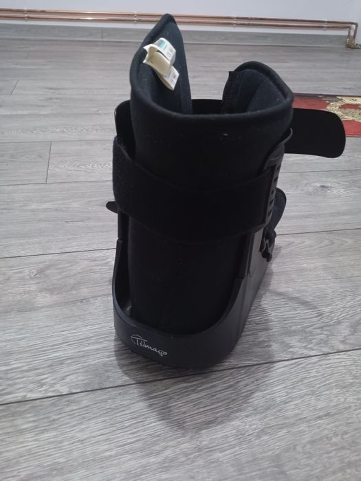 Orteză gleznă plastic, walker, model scurt, perna de aer, marime M