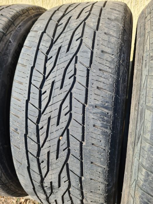 4 бр. всесезонни гуми 225/55/18 Continental 2x5,5 mm 2x4,5 mm DOT 1017