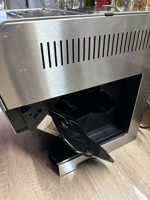 Кафемашина DeLonghi PrimaDonna S DE LUXE + кана за мляко