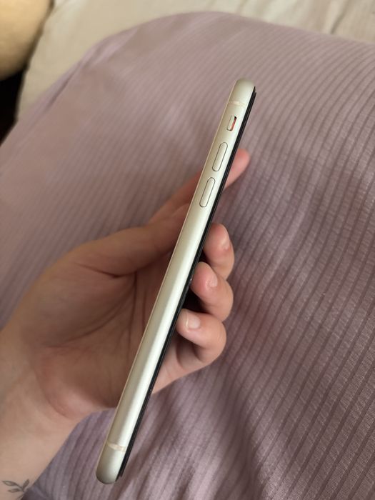 Продам айфон 11 /128гб