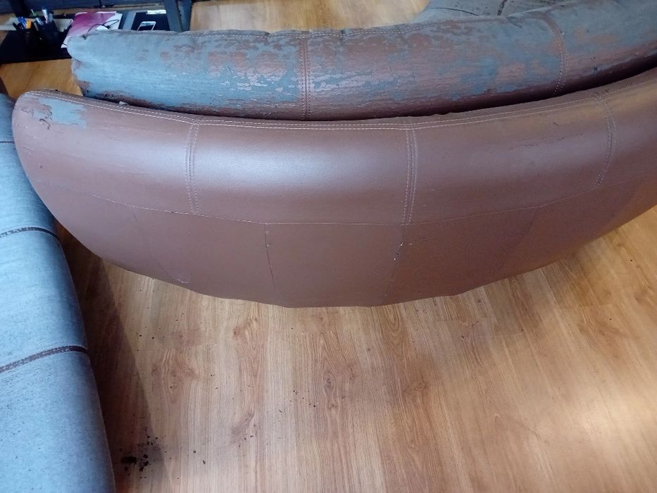 Vând canapea tip coltar