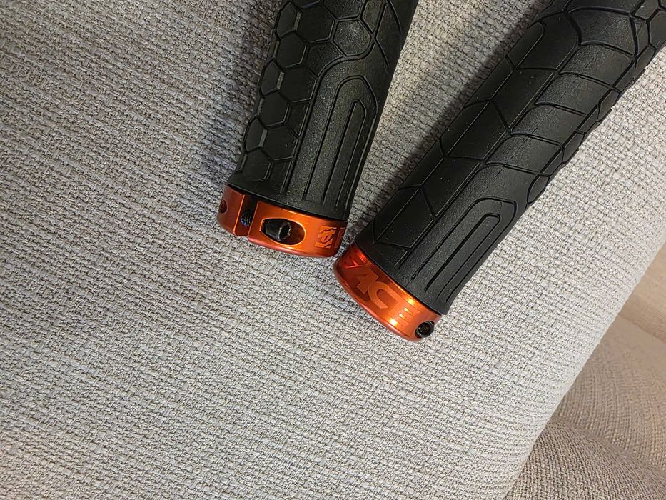 mansoane bicicleta set Race Face lock-on 130mm lung