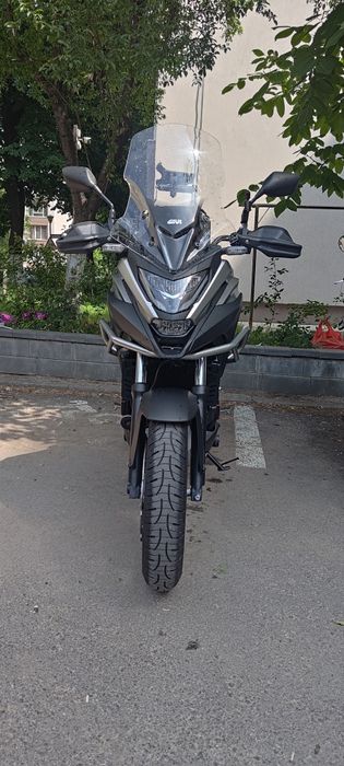 Honda nc750x + top case givi