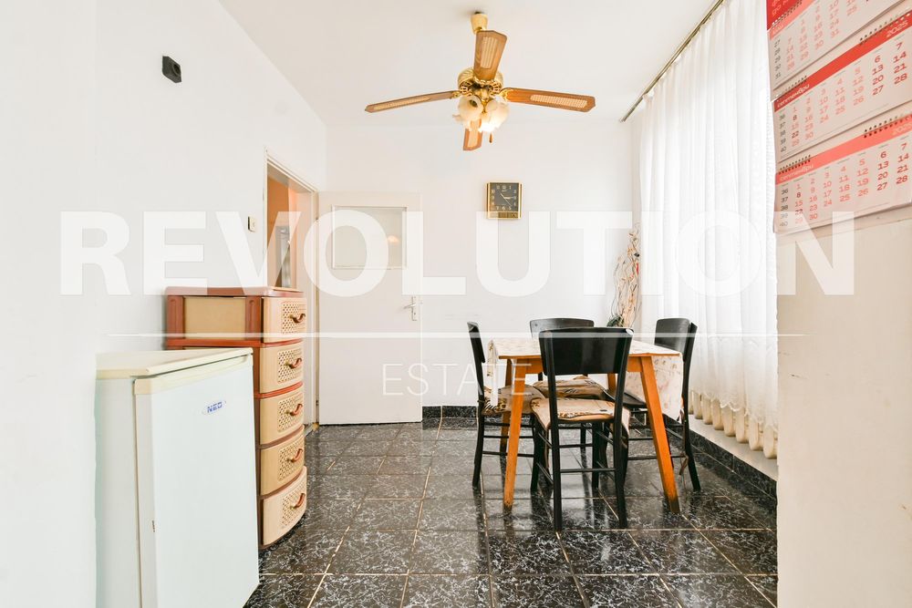 Дава се под наем Тристаен апартамент в София, Сухата река - 100 кв.м за 511 € - Снимка #3