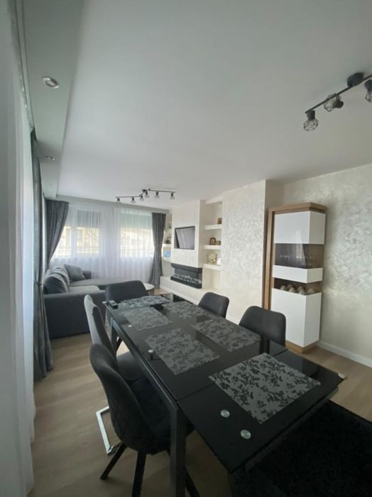 Продава се Многостаен апартамент в Бургас, Възраждане - 165 кв.м за 2031 €/кв.м - Снимка #2