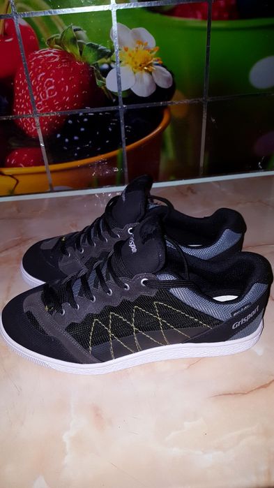 adidași Grisport 42