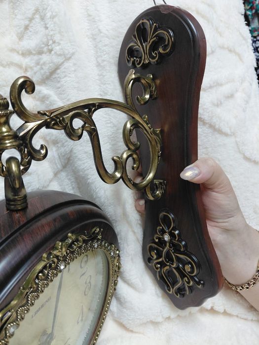 продам настенные часы